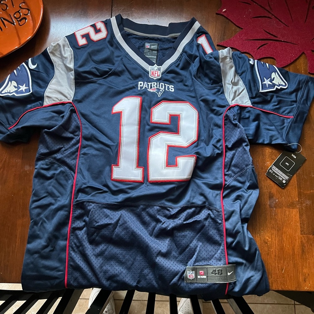 NWT!! Retro Tom Brady New England patriots jersey
